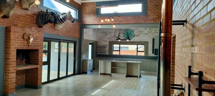 To Let 4 Bedroom Property for Rent in The Coves North West